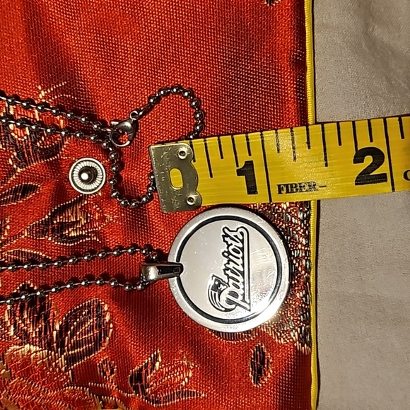 New England Patriots pendant with chain - Picture 3 of 7